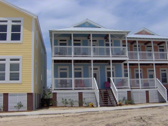 Penthouse Condominium in Pass Christian, MS - Building Photo