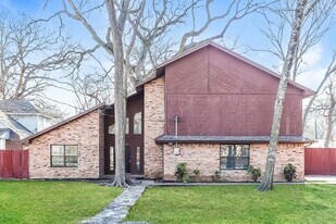 330 Cedar Creek Dr in Duncanville, TX - Building Photo