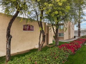 Windsong in Phoenix, AZ - Foto de edificio - Building Photo