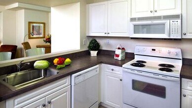 12 Highpoint Cir in Quincy, MA - Building Photo - Building Photo