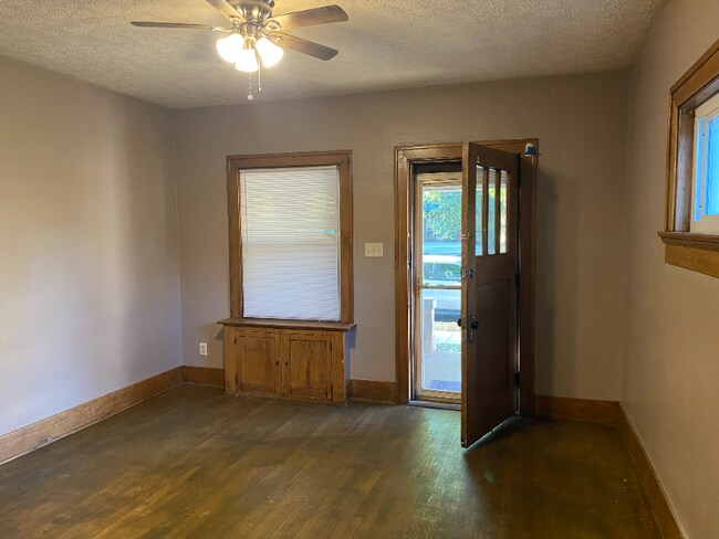 214 Kenwood Ave in Dayton, OH - Building Photo - Building Photo