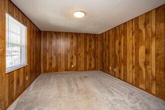East Court Apartments in Rogersville, TN - Foto de edificio - Interior Photo