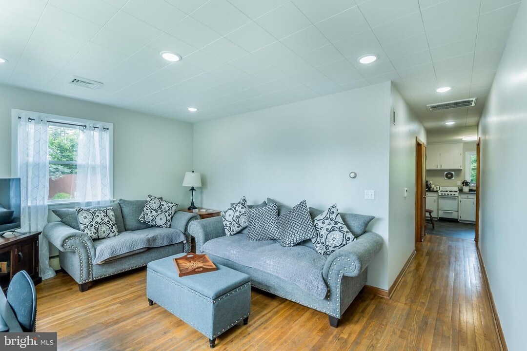 3518 Trindle Rd in Camp Hill, PA - Building Photo