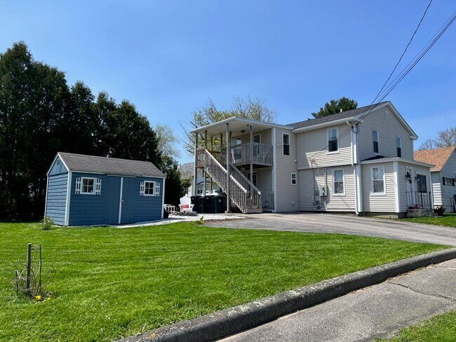 28 DuPont Ave, Unit 1 in Biddeford, ME - Building Photo - Building Photo