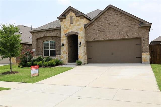 10812 Blaze St in Aubrey, TX - Building Photo