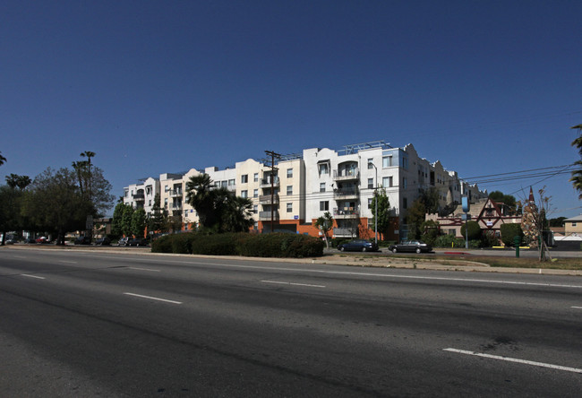 Apple Tree Apartments in North Hills, CA - Building Photo - Building Photo