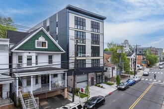 144 Bergen Ave in Jersey City, NJ - Building Photo - Primary Photo