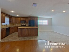 2062 Southpointe Dr in Dunedin, FL - Building Photo - Building Photo
