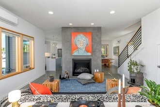 2038 NE Morgan St. A in Portland, OR - Building Photo - Building Photo