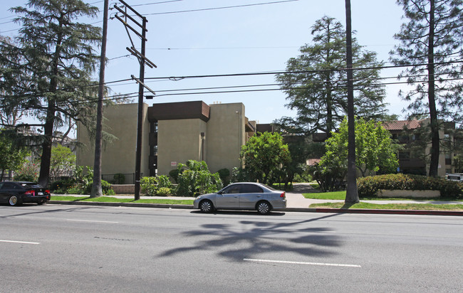 Villa Valley Apartments in Van Nuys, CA - Building Photo - Building Photo