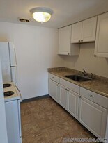 525 Highland Ave, Unit 11 in Malden, MA - Building Photo