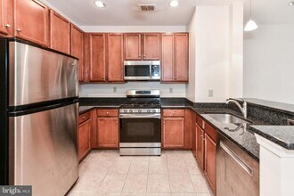 2665 Prosperity Ave in Fairfax, VA - Building Photo - Building Photo