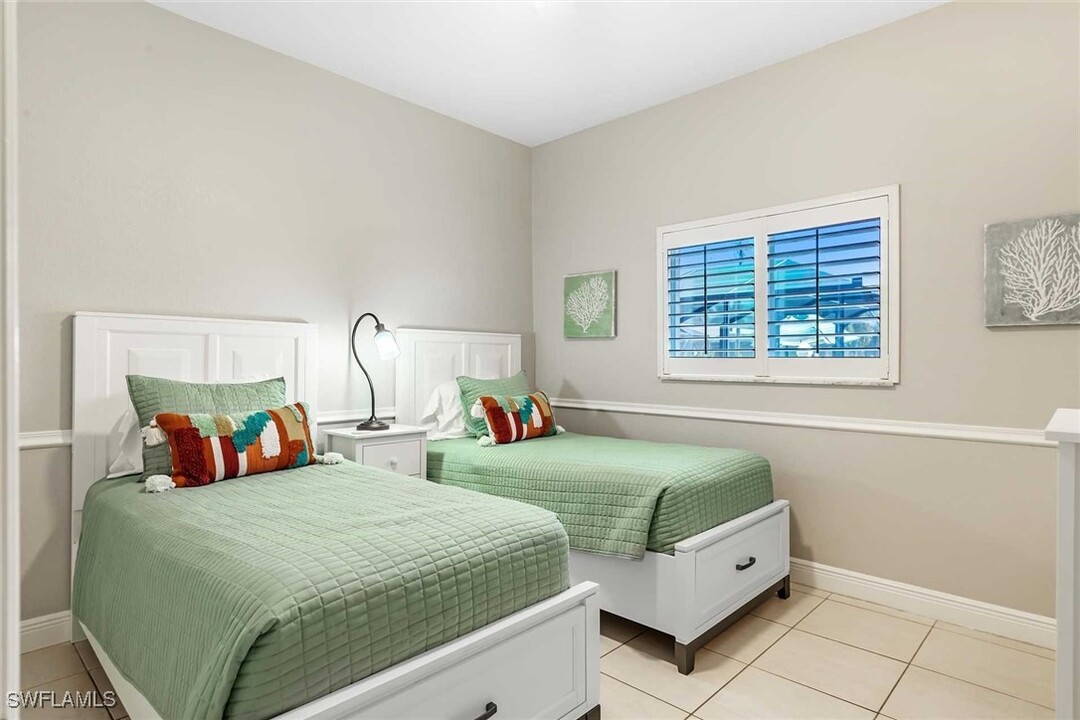 2817 SW 42nd Ln in Cape Coral, FL - Foto de edificio