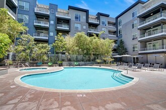 Stadium House Apartments in Anaheim, CA - Building Photo - Building Photo