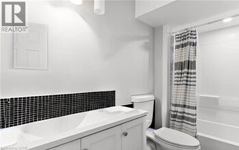 203 Commercial St in Welland, ON - Building Photo - Building Photo