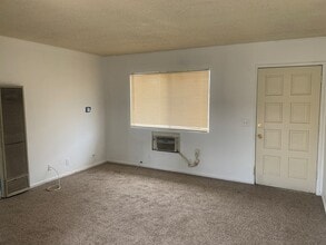 918-920 Calhoun Pl in Hemet, CA - Building Photo - Building Photo