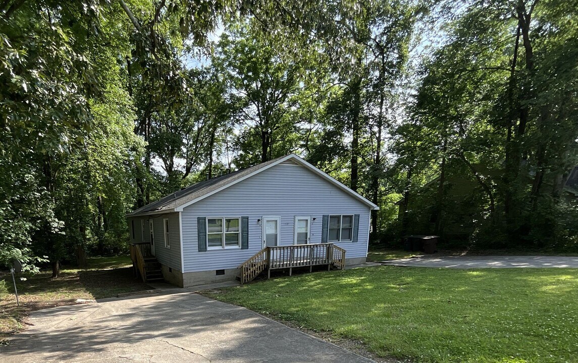 1315 Kirkman St in Greensboro, NC - Building Photo