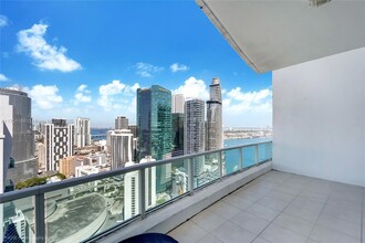 41 SE 5th St, Unit 2409 in Miami, FL - Foto de edificio - Building Photo