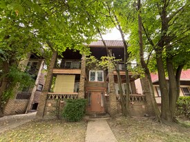 971 E 143rd St in Cleveland, OH - Building Photo