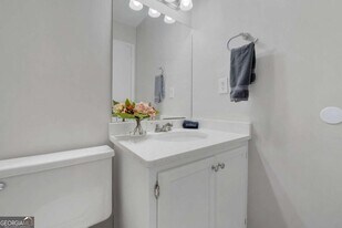 280 Pam Ln SW in Marietta, GA - Building Photo