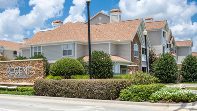 Regent Apartment Homes in Baton Rouge, LA - Building Photo - Building Photo