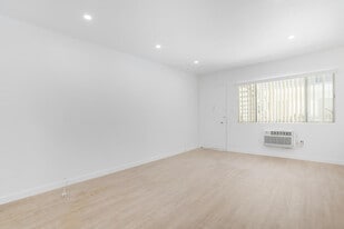 323 E Chestnut St, Unit 12 in Glendale, CA - Building Photo