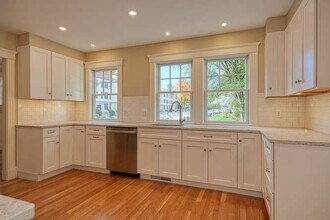 71 Church St in Winchester, MA - Foto de edificio - Building Photo