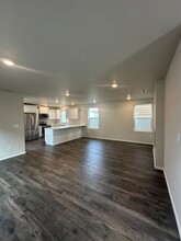 835 S Zeelar St in Kennewick, WA - Foto de edificio - Building Photo
