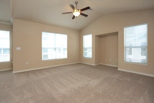 Camden Northpointe in Tomball, TX - Building Photo