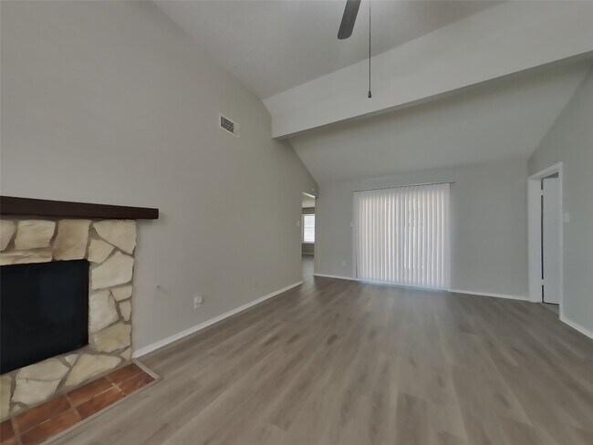 17226 Modbury Dr in Spring, TX - Building Photo - Building Photo