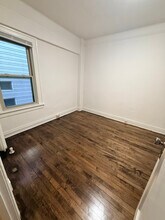 913 E Kilbourn Ave, Unit 23 in Milwaukee, WI - Foto de edificio - Building Photo