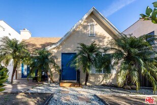 1112 S Highland Ave in Los Angeles, CA - Building Photo