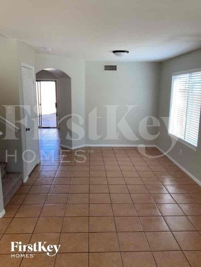 12922 W Holly St in Avondale, AZ - Building Photo - Building Photo