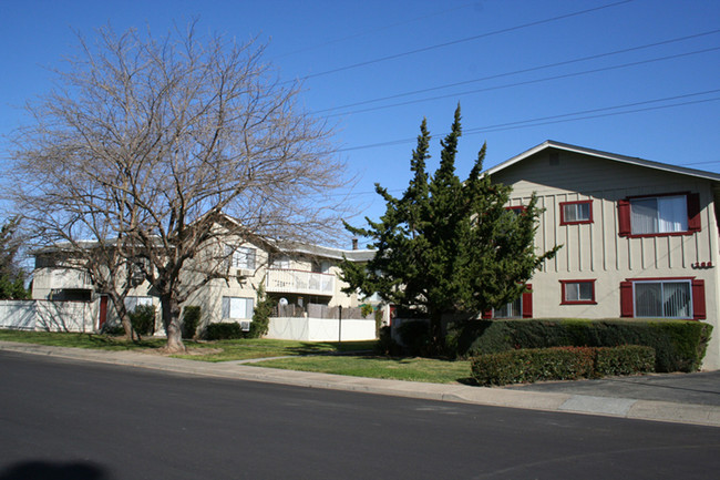 Rinconada Court Apartments in Los Gatos, CA - Building Photo - Building Photo