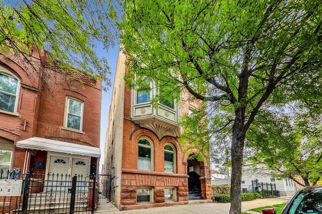 property at 524 N Armour St