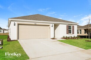 458 Earhart Dr in Davenport, FL - Building Photo