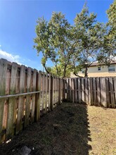 9031 SW 227th St in Cutler Bay, FL - Foto de edificio - Building Photo