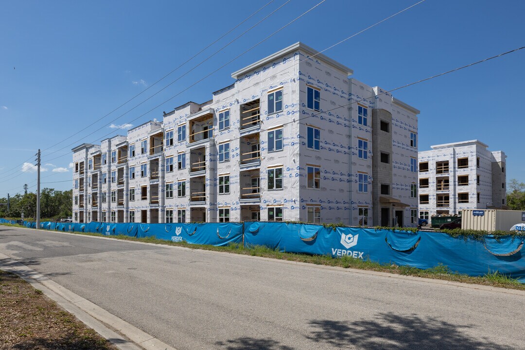Alon in Sarasota, FL - Building Photo