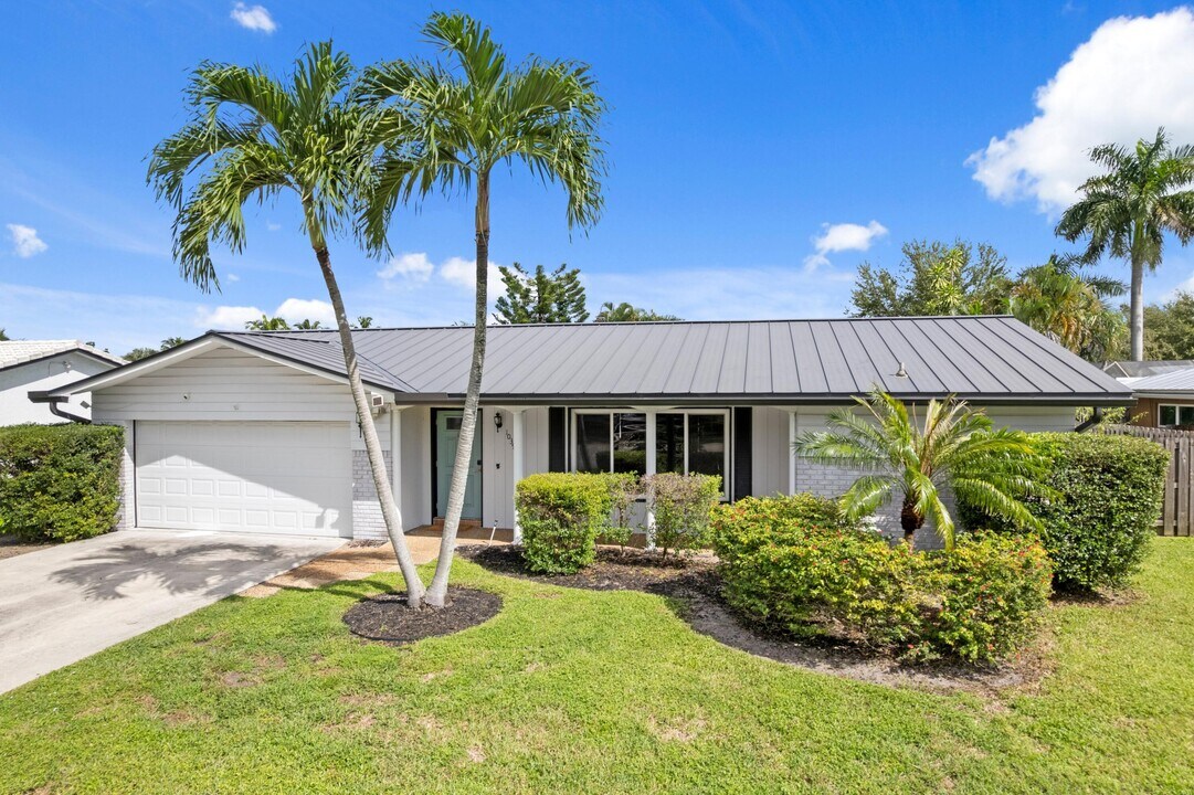 1039 NW 8th St in Boca Raton, FL - Building Photo