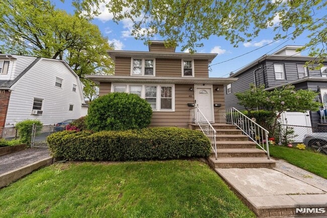 415 Lincoln Ave, Unit 2