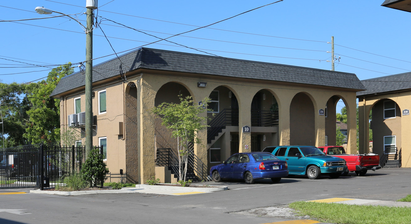 University Plaza in Jacksonville, FL - Building Photo