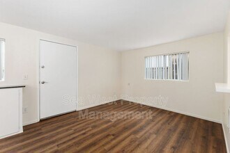 2409 Newcastle in Cardiff, CA - Building Photo - Building Photo