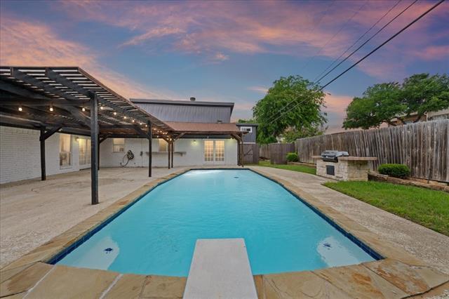 3925 Greenhills Ct in Irving, TX - Building Photo - Building Photo