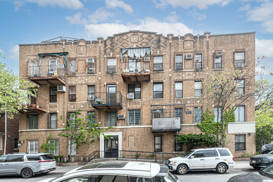 4418 14th Ave in Brooklyn, NY - Building Photo