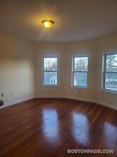 293 School St, Unit 1L in Stoughton, MA - Foto de edificio - Building Photo