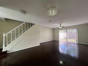 2700 S Oakland Forest Dr in Fort Lauderdale, FL - Building Photo - Building Photo