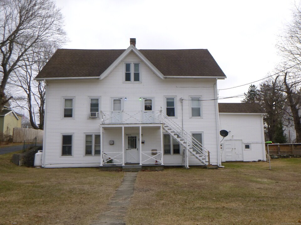 12 Burleson Ln in Griswold, CT - Building Photo