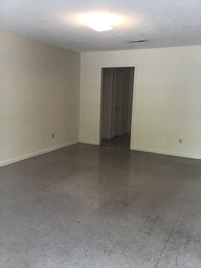 806 N McLemore Ave in Brownsville, TN - Building Photo - Building Photo