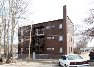 Sears Place in Des Moines, IA - Foto de edificio - Building Photo