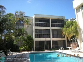 2450 NE 15th Ave in Wilton Manors, FL - Building Photo - Building Photo